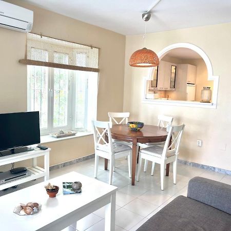 Fabulous Vacation In A 2 Bedroom Townhouse With 2 Terraces Overlooking The Sea, Suitable For 6 People 3 Swimming Pools Tennis And 200 Mts From The Sea El Faro Luaran gambar
